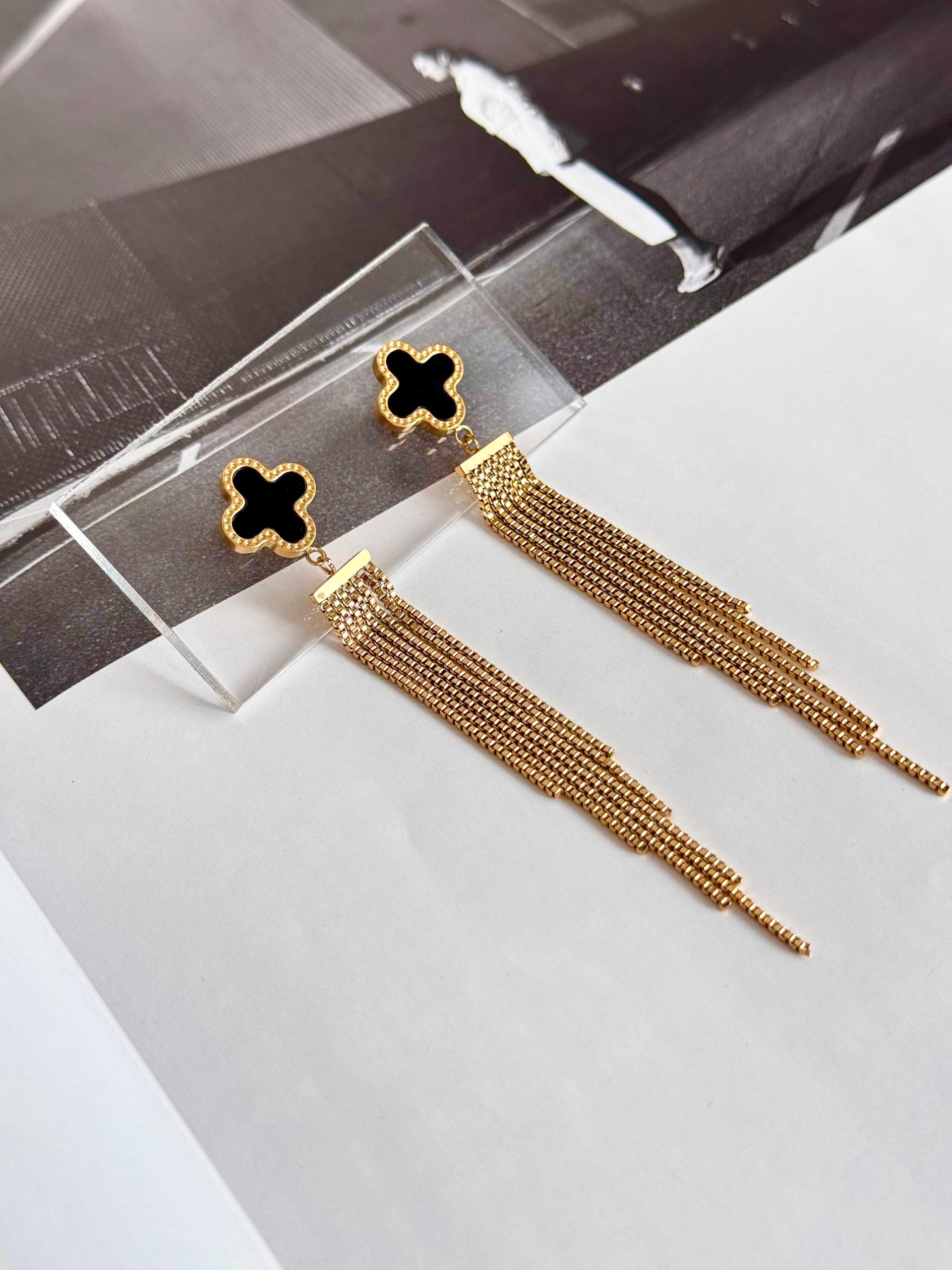 ARETE LARGO VAN CLEEF Frida Joyería